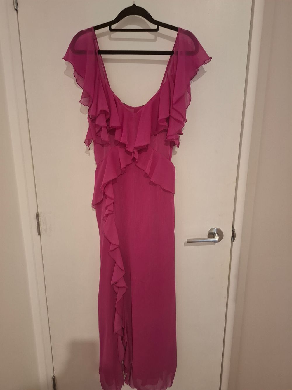 Zara - Zara hot pink ruffled maxi dress on Designer Wardrobe Zara - Zara hot pink ruffled maxi dress on Designer Wardrobe