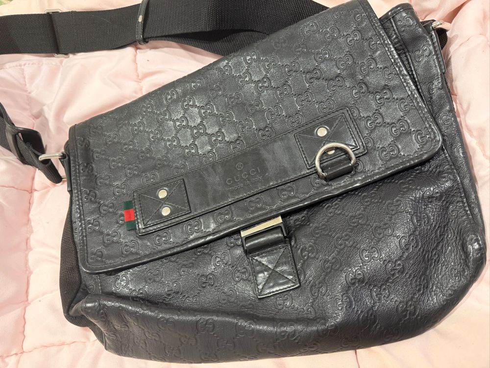 GUCCI Guccissima SherryBlack Monogram Leather Messenger Bag