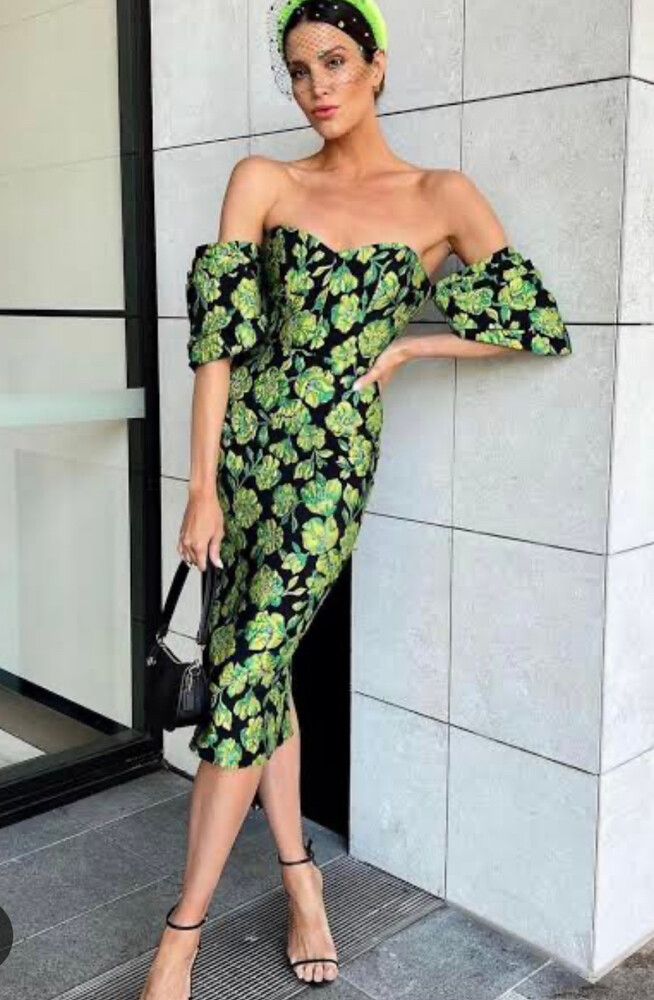 Floral jacquard With A Structured Bodice And Dramatic Sleeves