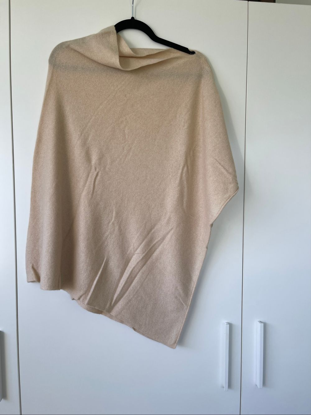 Elle + Riley Cashmere Poncho - Beige