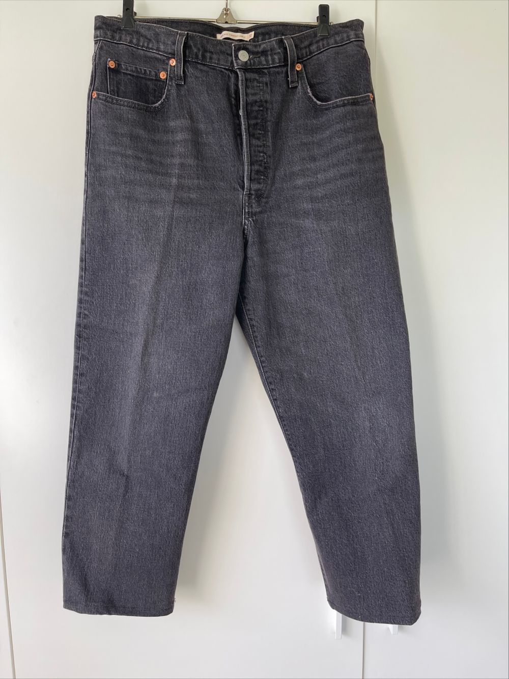 Levi's Ribcage Straight Ankle Jeans: Black