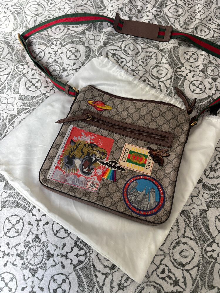 Gucci Courier Soft GG Supreme Bag