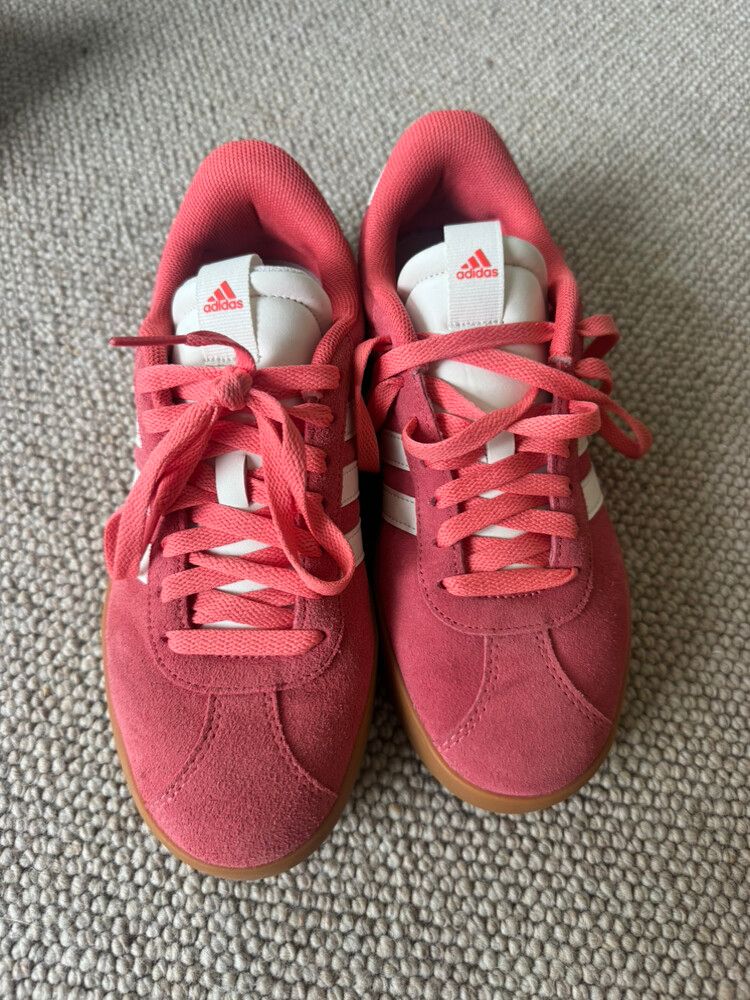 Adidas Coral Sneakers
