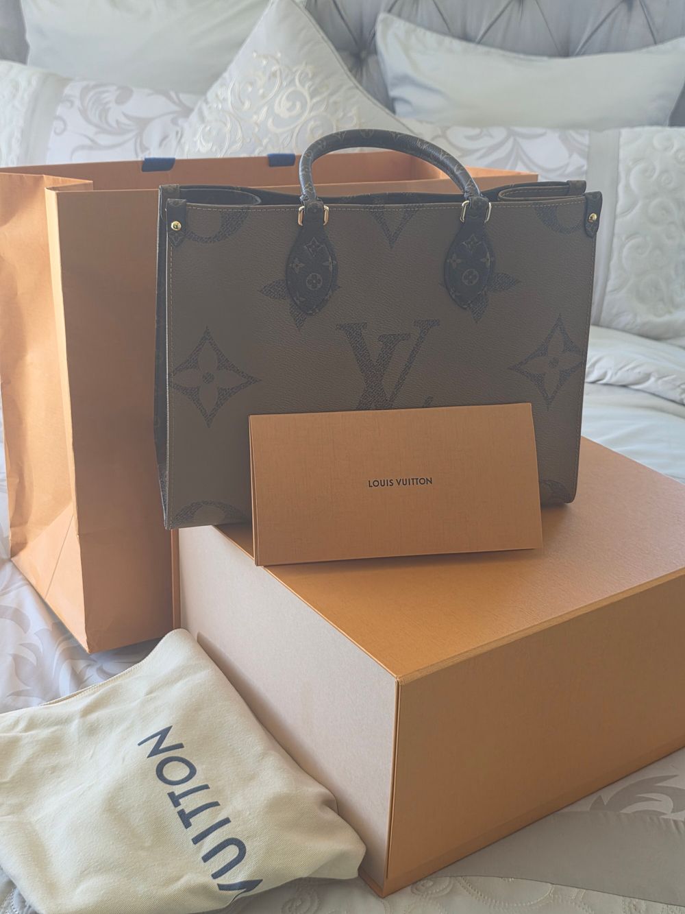 Louis Vuitton - On The Go MM (Authentic) (BRAND NEW)