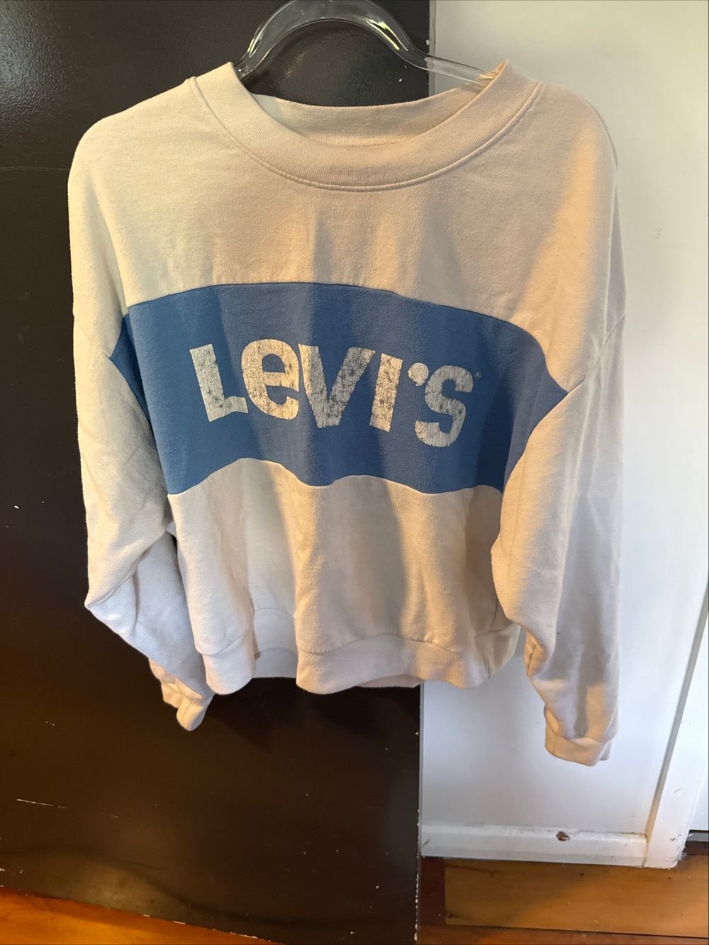 Levi’s crew sweatshirt