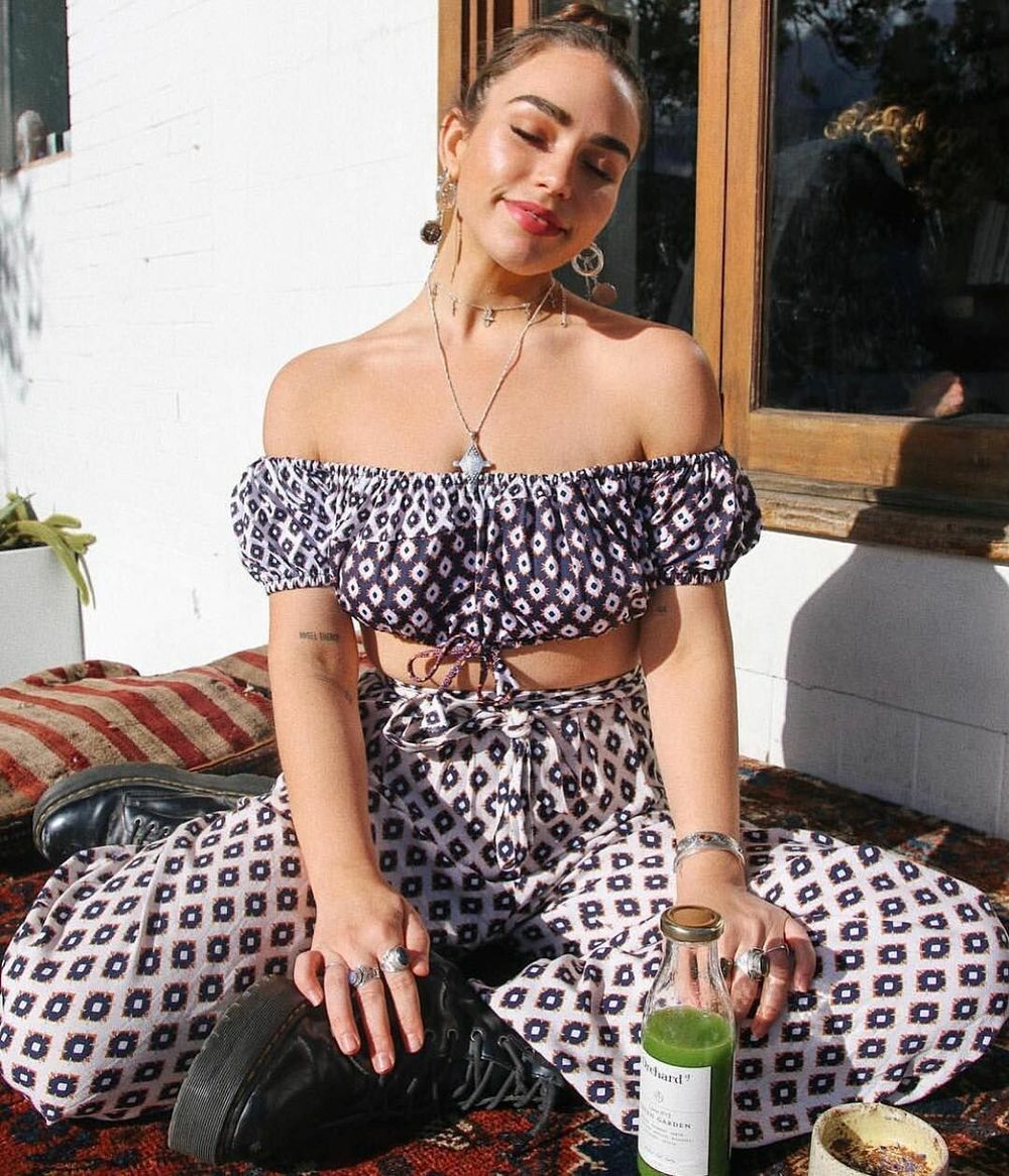 TIGERLILY Parisa Set - Wid Leg Pants and Crop Top RRP$350