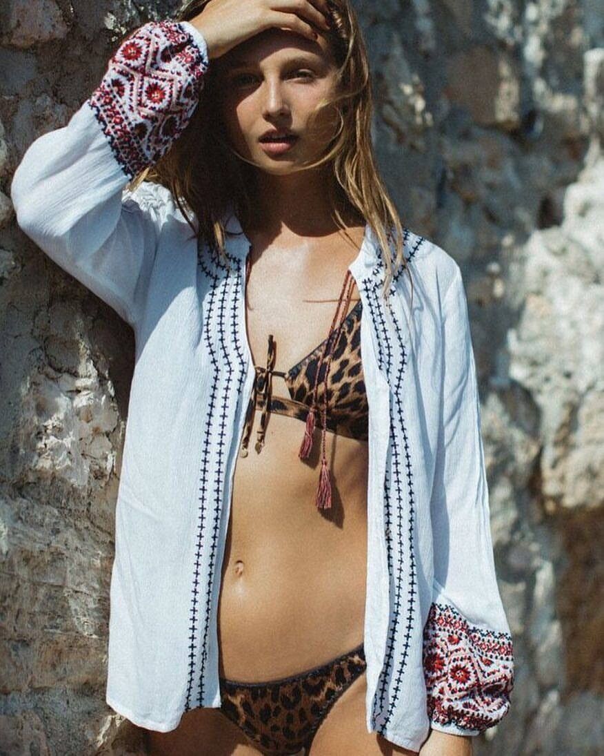 TIGERLILY Antares White Red Embroidered Long Sleeve Shirt Blouse