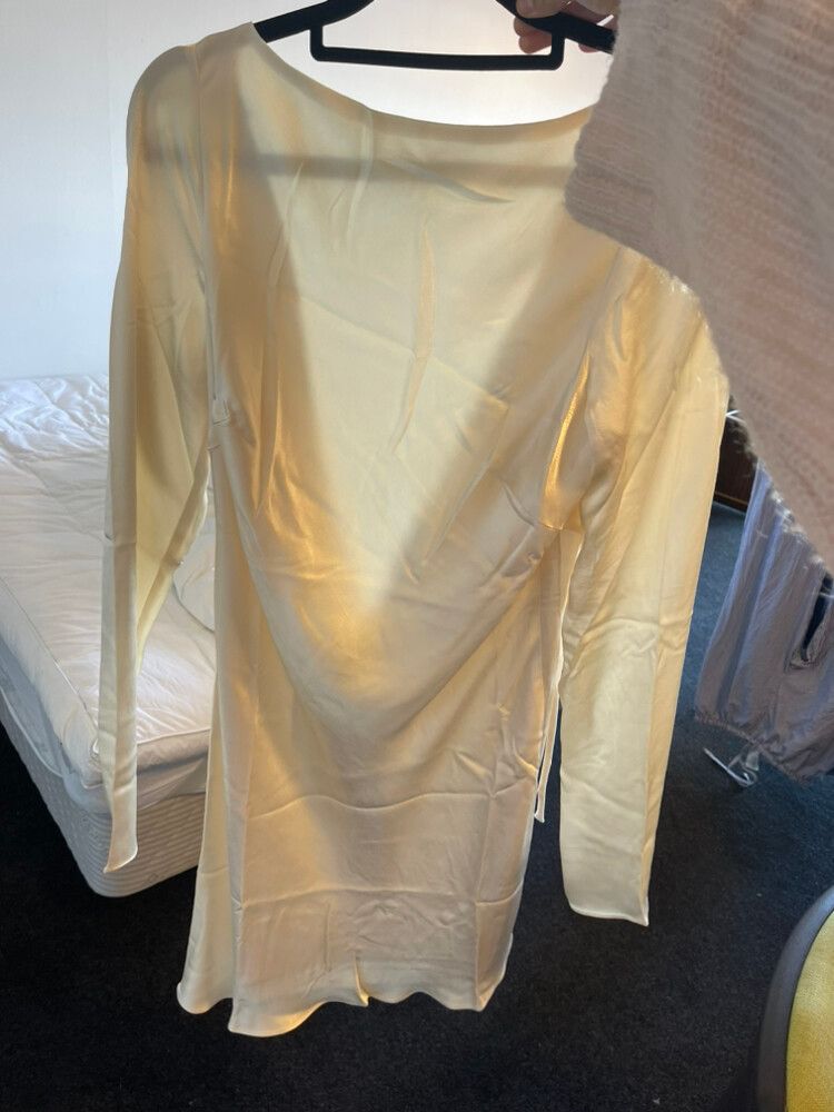 Shona Joy - La Lune Long Sleeve Backless Mini Dress on Designer Wardrobe Shona Joy - La Lune Long Sleeve Backless Mini Dress on Designer Wardrobe