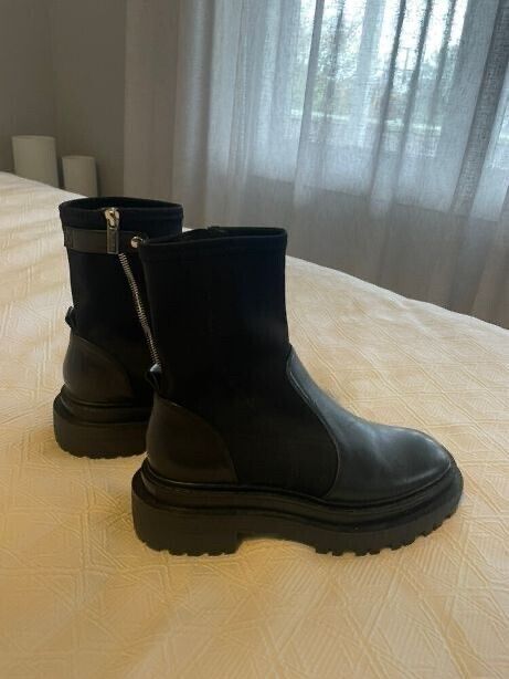 Mi Piaci - Black Boots