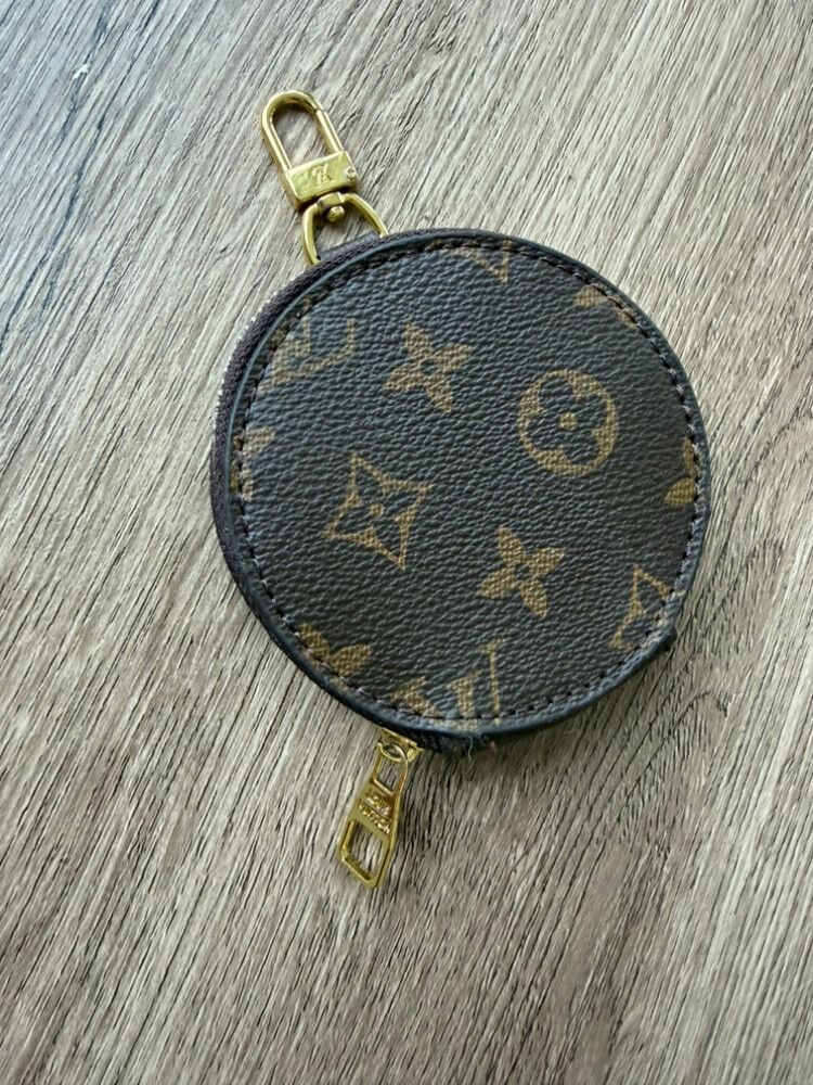 LV coin purse