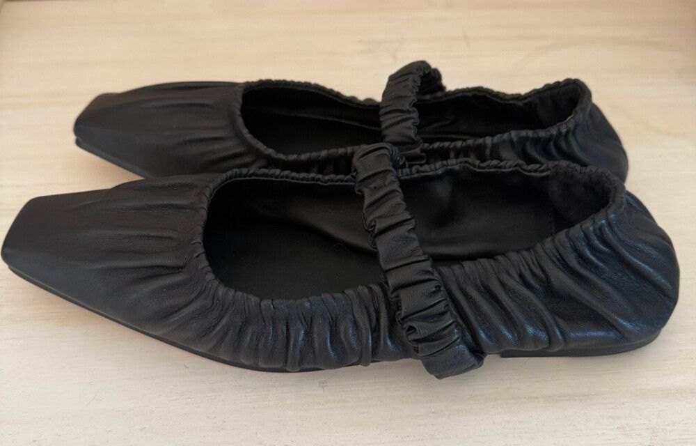 Studio Amelia Black Square Toe Ballet Flats