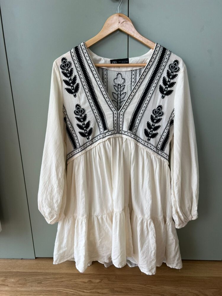 Zara - Zara White Dress on Designer Wardrobe Zara - Zara White Dress on Designer Wardrobe