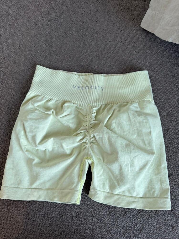 Velocity Scrunch Shorts