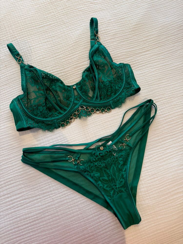 Vamp by BNT Emerald Lingerie Set