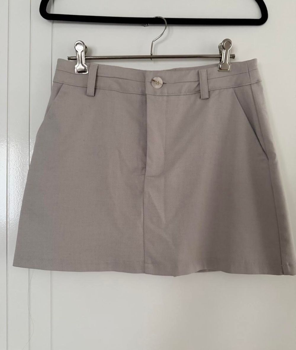 DISSH mini skort - Chelsea Bone Tailored Skort