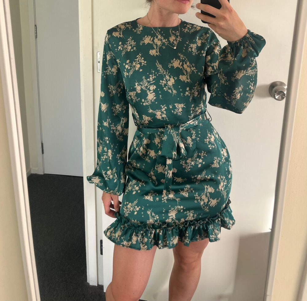 green emerald velvet dress Elegant Green Floral High Neck Midi Dress main image 1