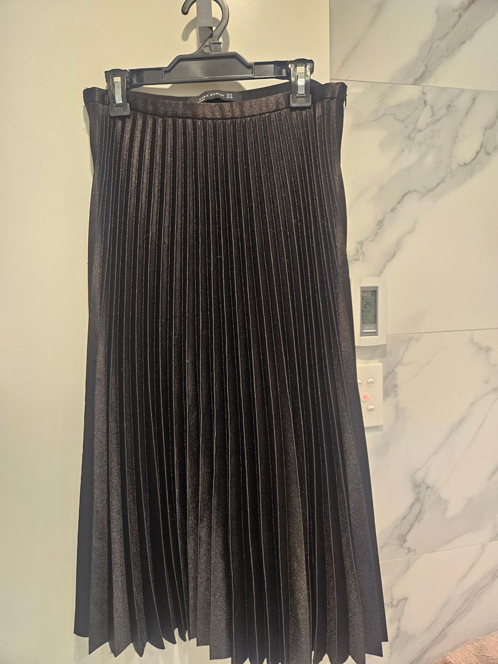 Zara Black Pleated Midi Skirt