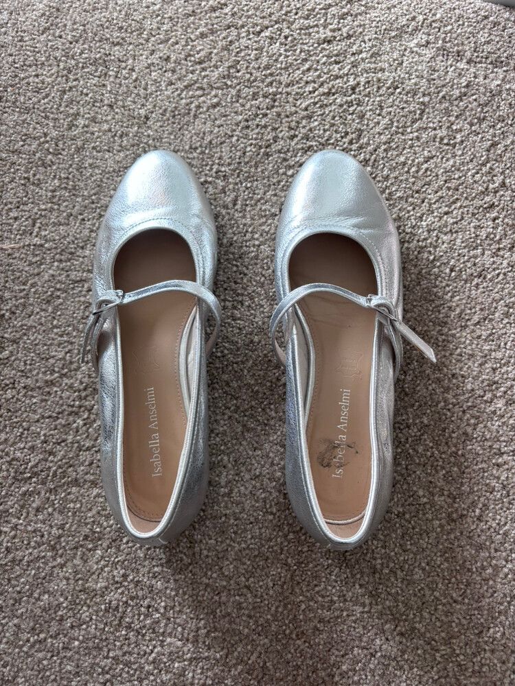 merchant Isabella anselmi