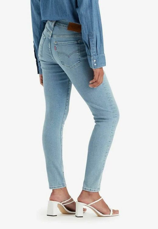 Levi’s Retro 711 Jeans **NEAR NEW