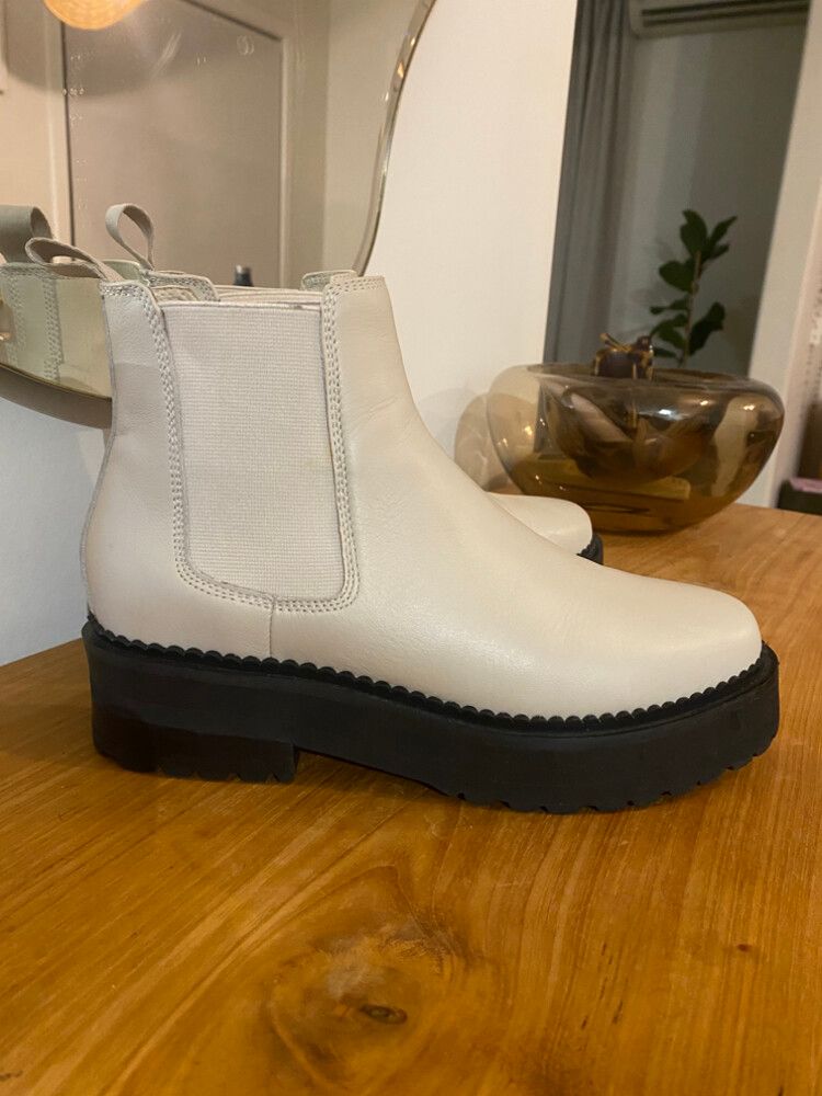 Chaos And Harmony Queens Boot
