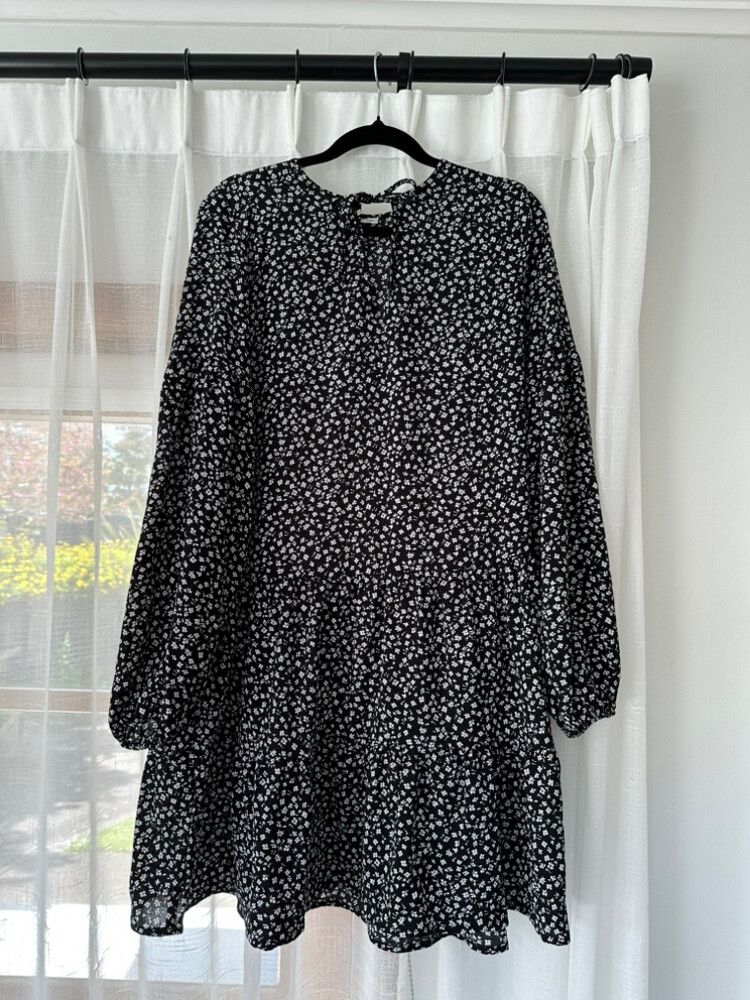 Black and White Floral Long Sleeve Dress