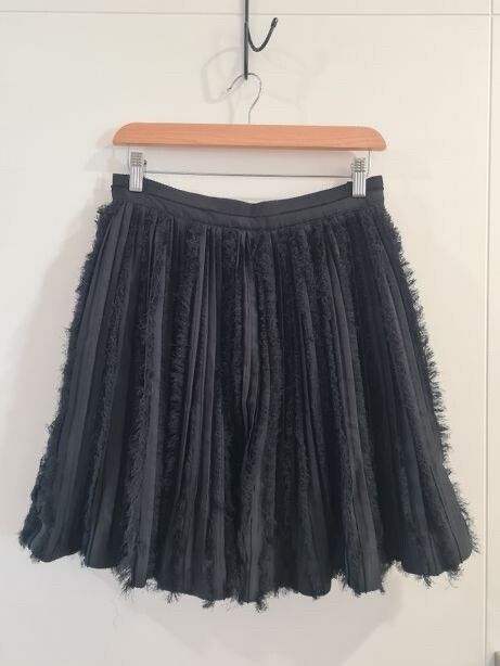 H&M Black Textured Pleat Short Flare Skirt - size 10