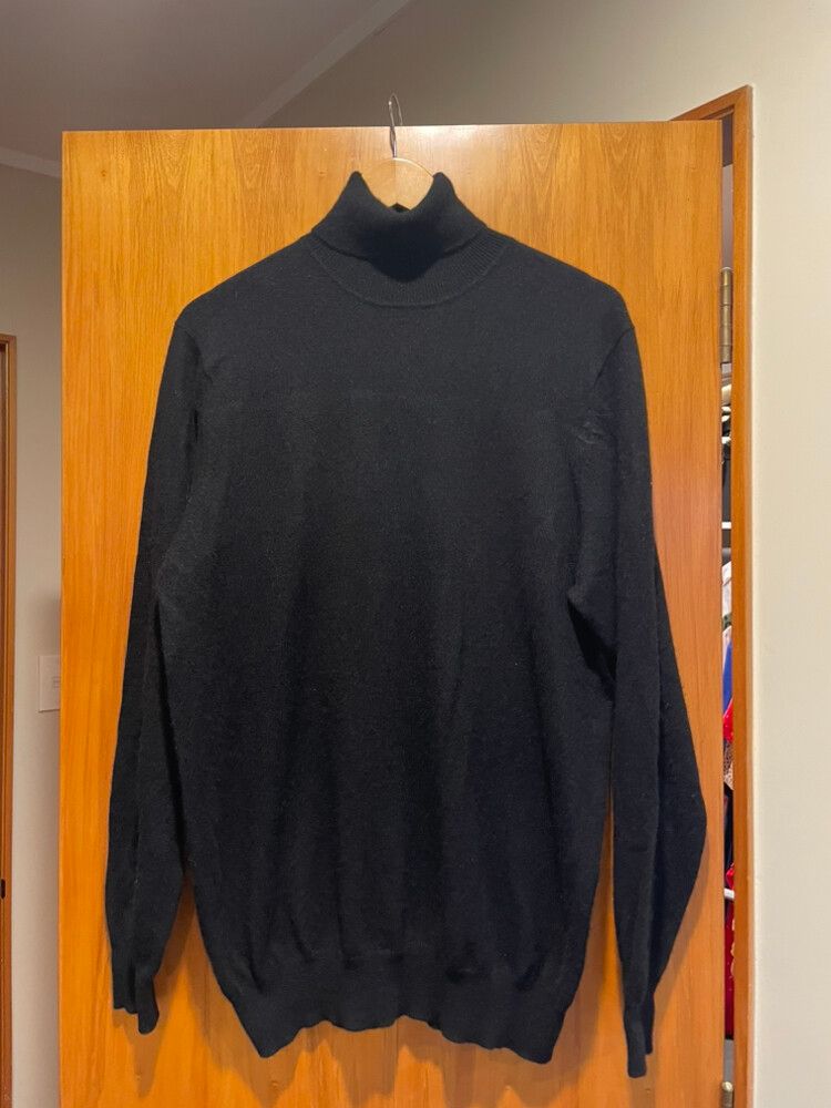 Viaggio Collection Banana Republic Black Cashmere Turtleneck
