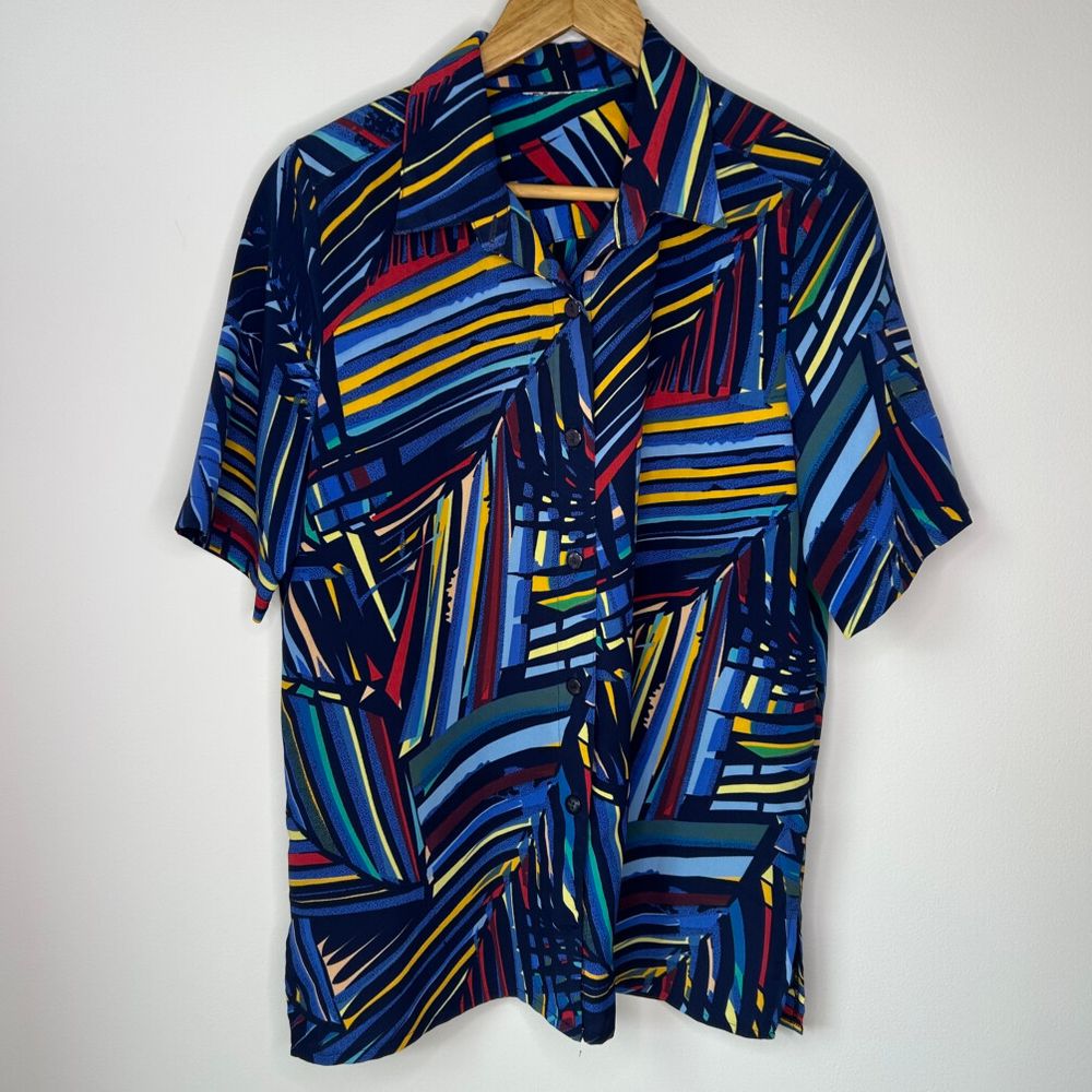 Vintage 1980s Bold Abstract Print Short Sleeve Shirt with Shoulder Pads – Estimated Women’s L