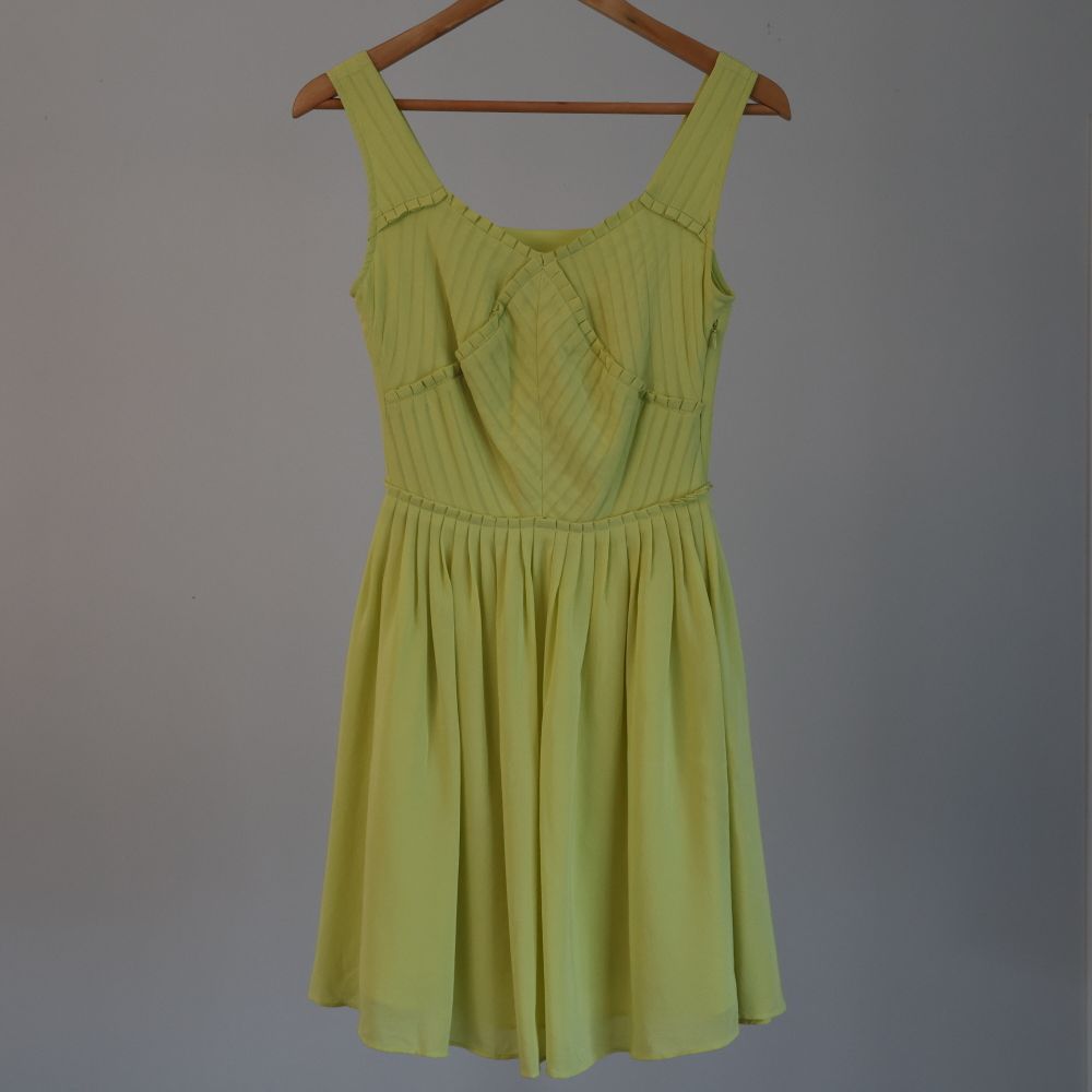Reiss - Silk Reiss Leia Dress Green Size 6 on Designer Wardrobe