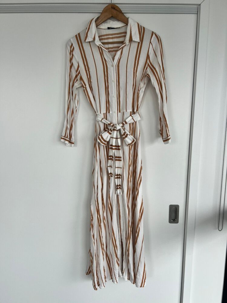 Zara - Zara White Brown Striped Maxi Dress Size M on Designer Wardrobe Zara - Zara White Brown Striped Maxi Dress Size M on Designer Wardrobe
