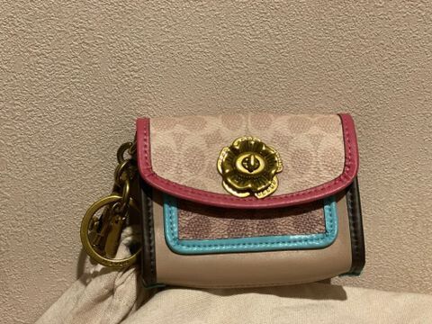 Coach purse with key ring