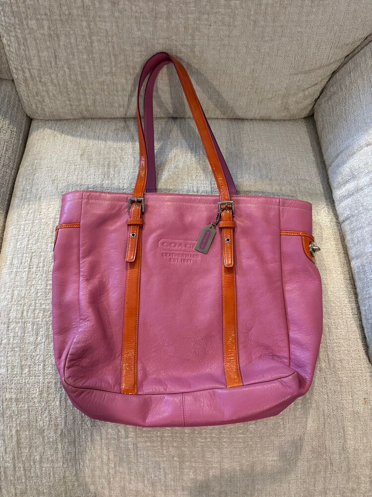 Coach tote in pink
