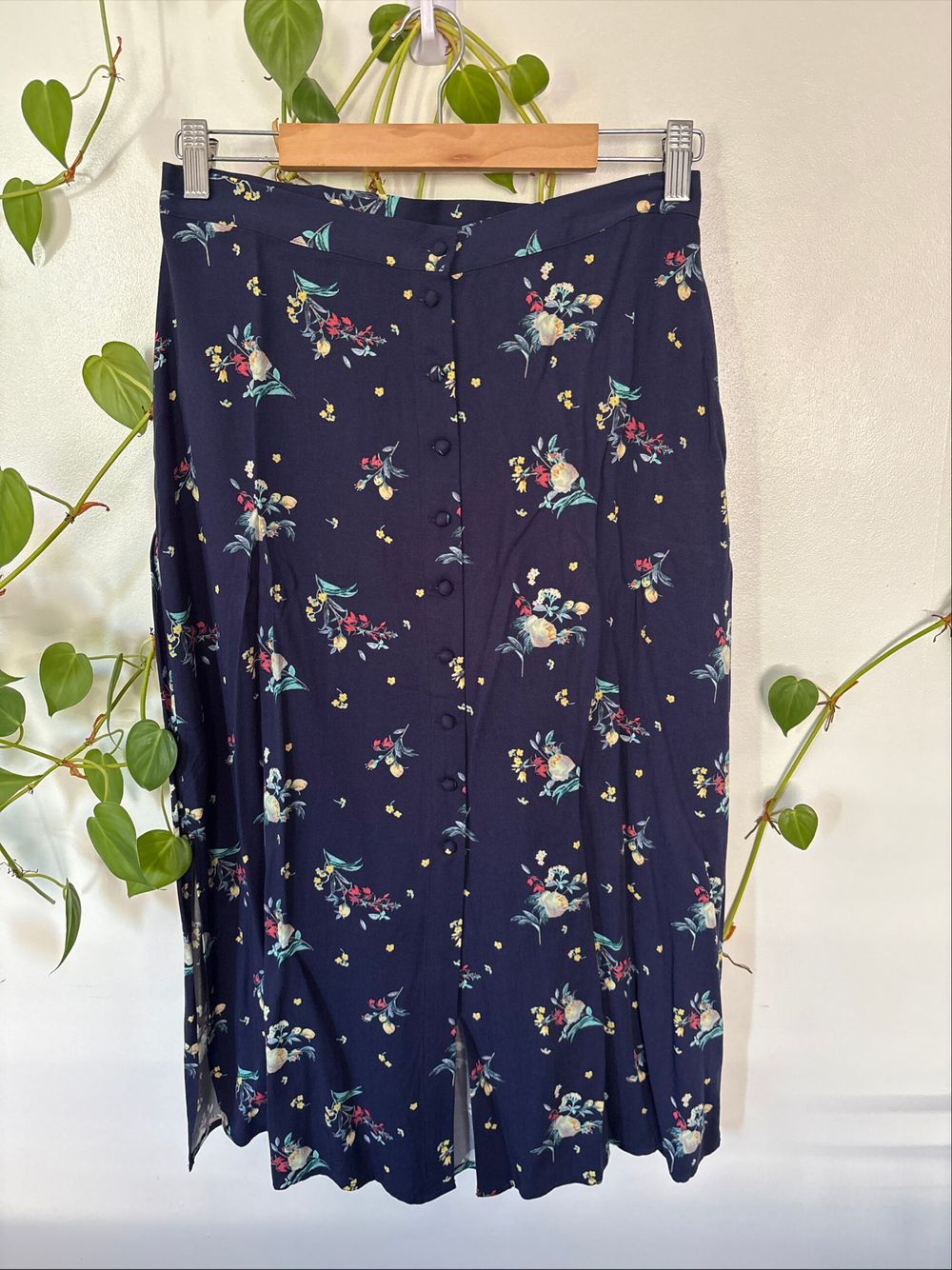 Oasis Navy Floral Skirt