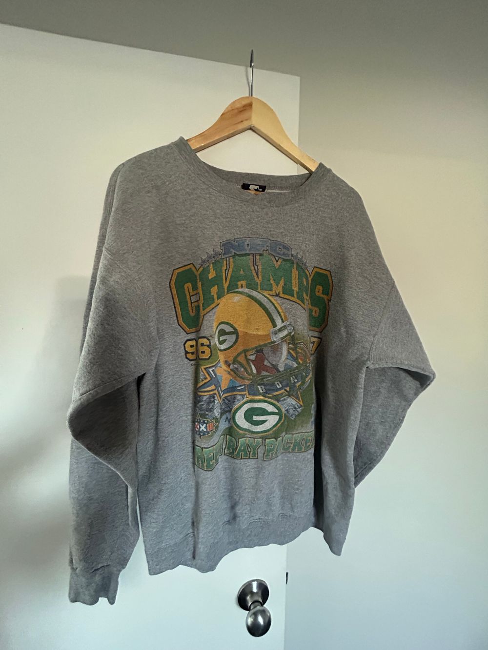 Starter Green Bay Packers Grey Sweatshirt