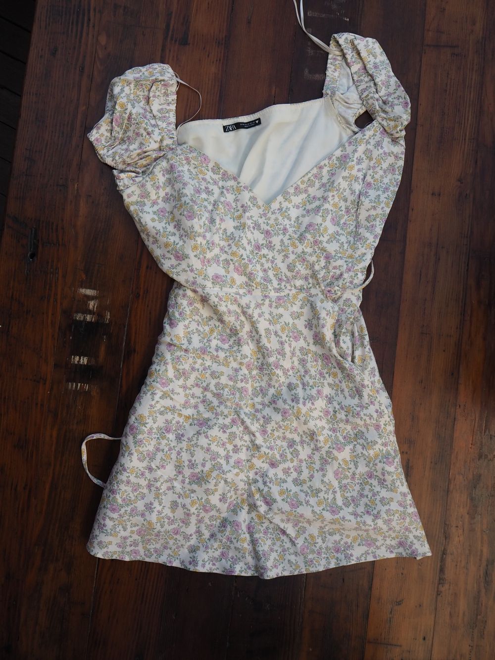 Zara - Zara Floral Dress on Designer Wardrobe