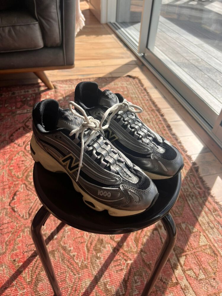new balance 1000 silver sneakers