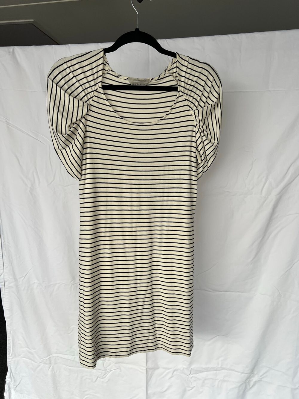 Veronika Maine - Stripped white and black dress on Designer Wardrobe