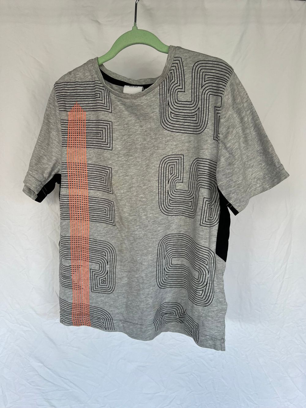Grey tee