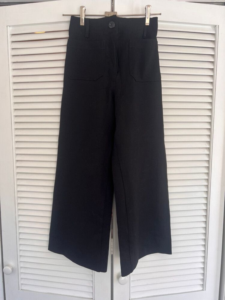Black wide leg pants/culottes