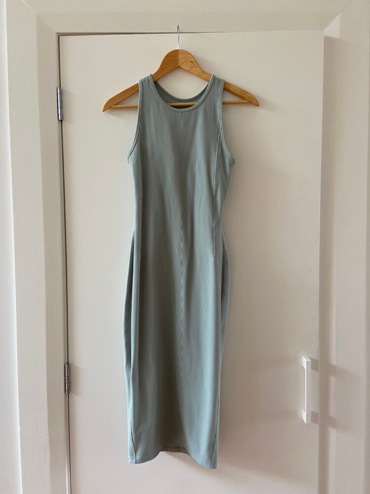 lululemon - Brunch And Back Dress on Designer Wardrobe lululemon - Brunch And Back Dress on Designer Wardrobe