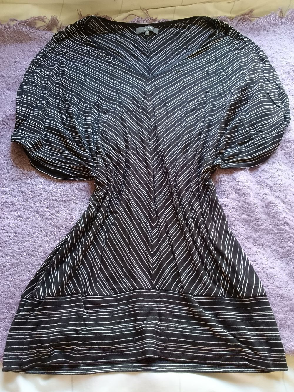 MAX Black & White Striped Top – Classic & Stylish