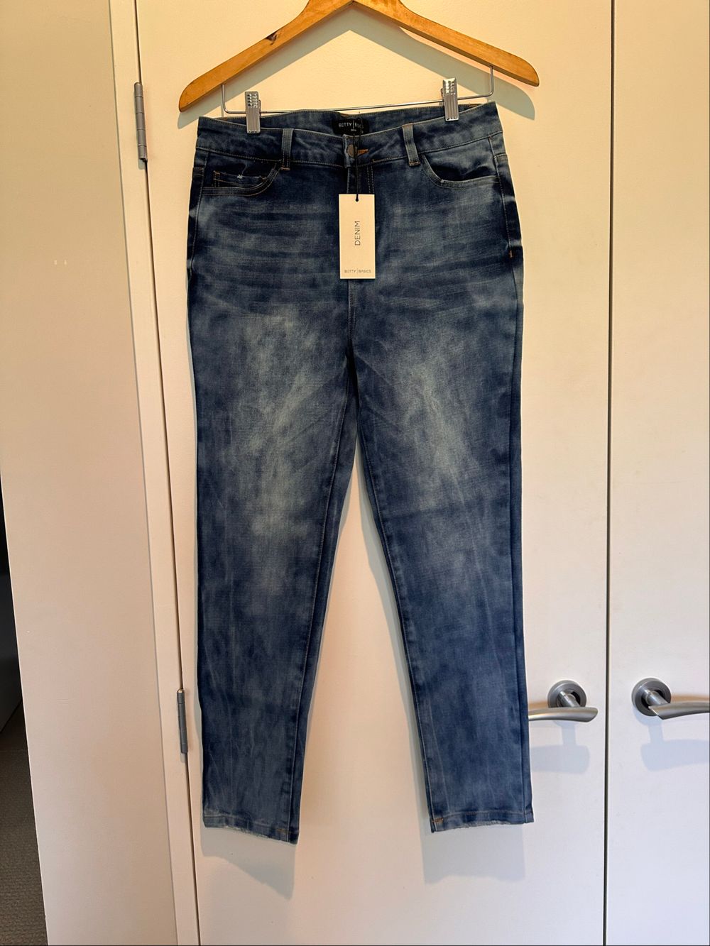 Betty Basics Blue Addison Jeans Sz 10 Brand new