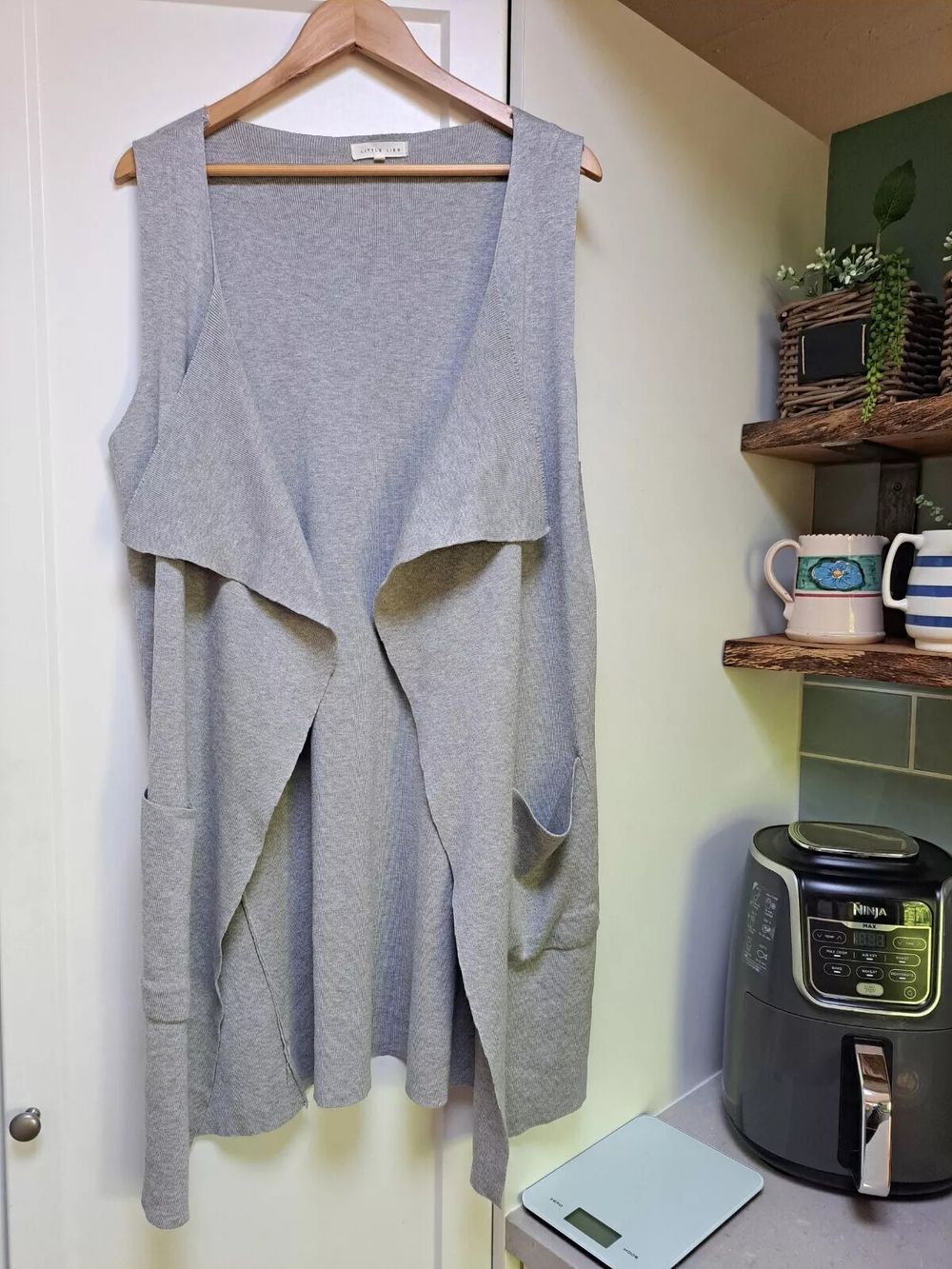 AS NEW Grey LITTLE LIES Sz S M Long Sleeveless Cardigan Vest Pockets Wrap Knit