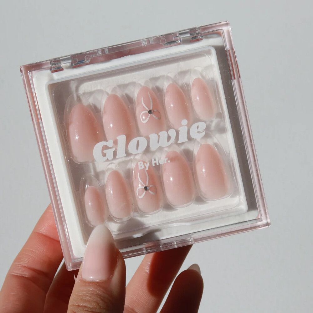 Glowie Nails In Cutie