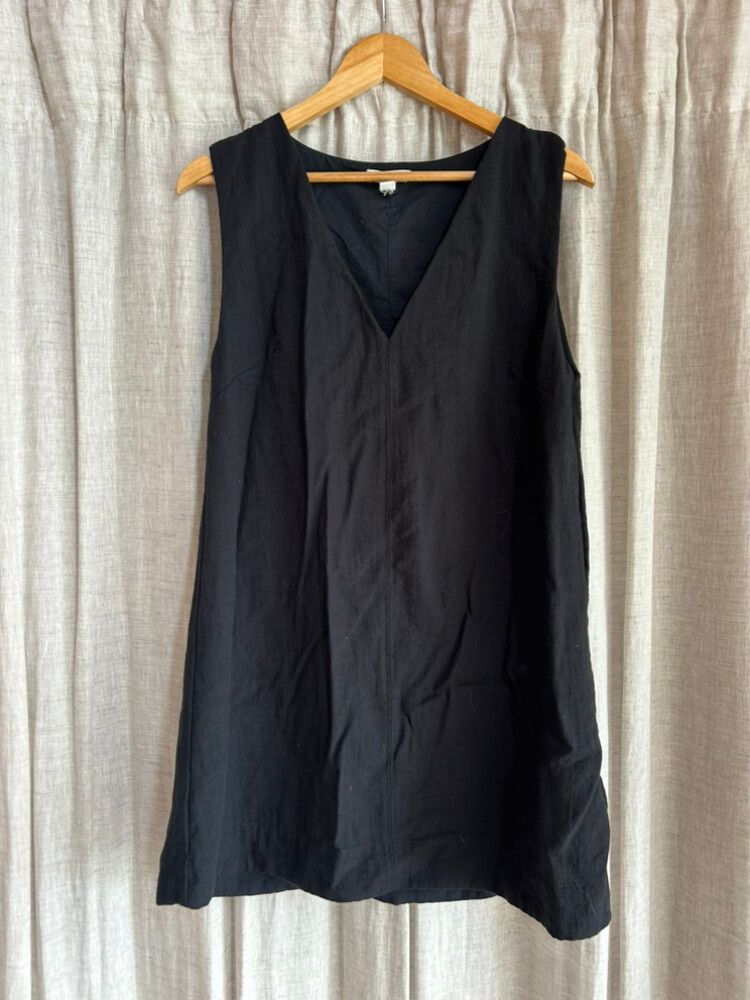 H&M black linen v neck dress