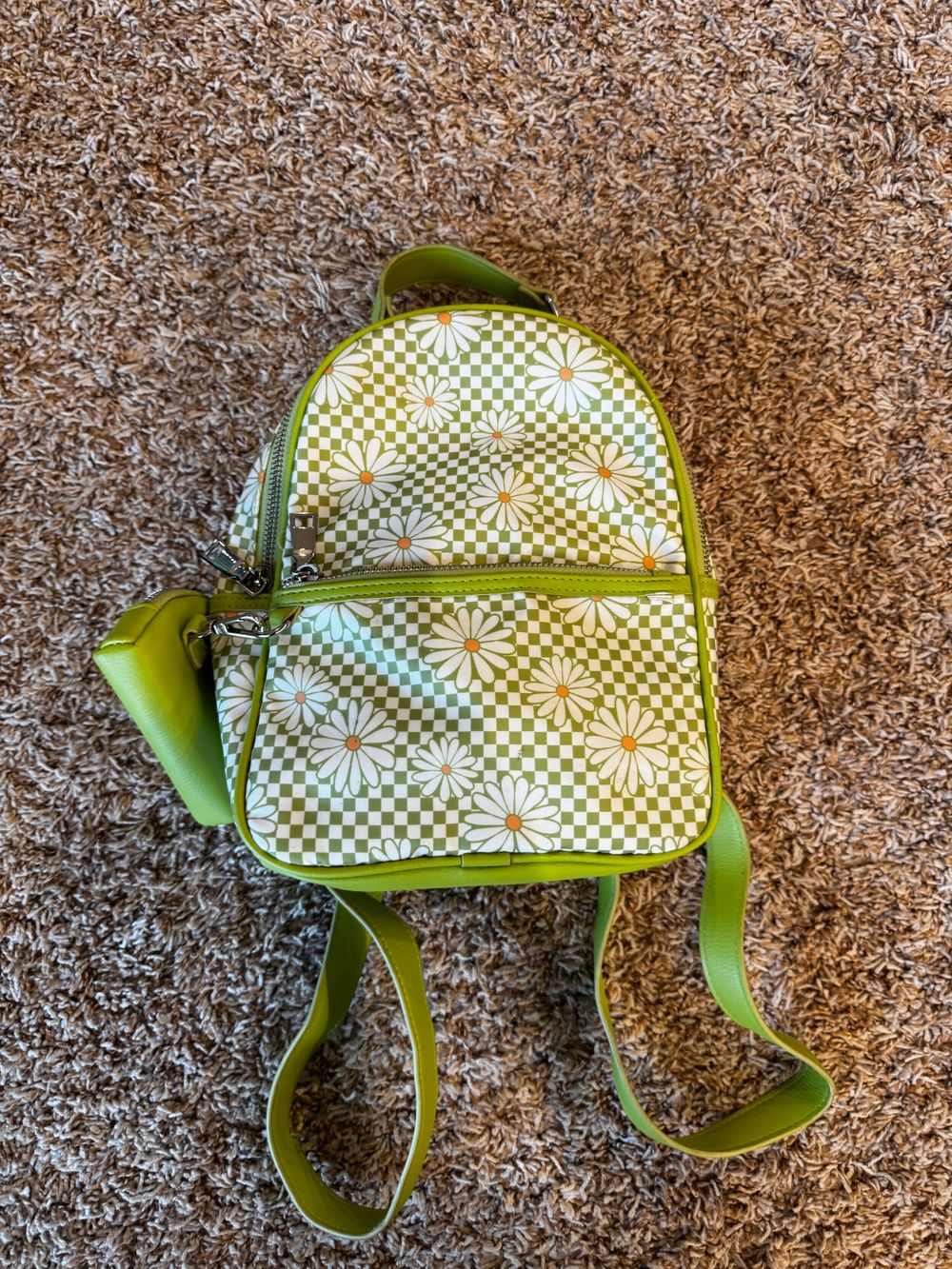 Madden NYC Daisy Mini Backpack🌸