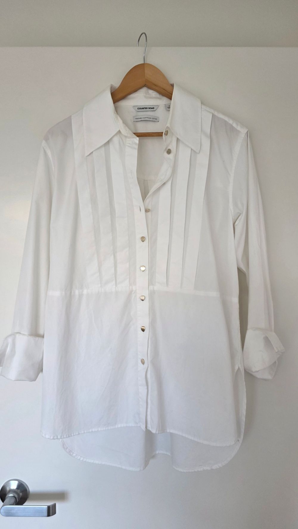 Country Road Tuxedo Shirt, size 8
