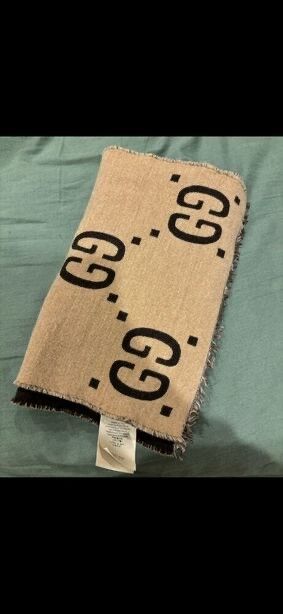 Gucci scarf