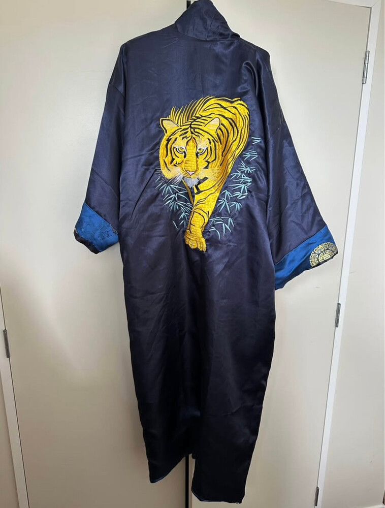 BLUE REVERSIBLE TIGER KIMONO ROBE