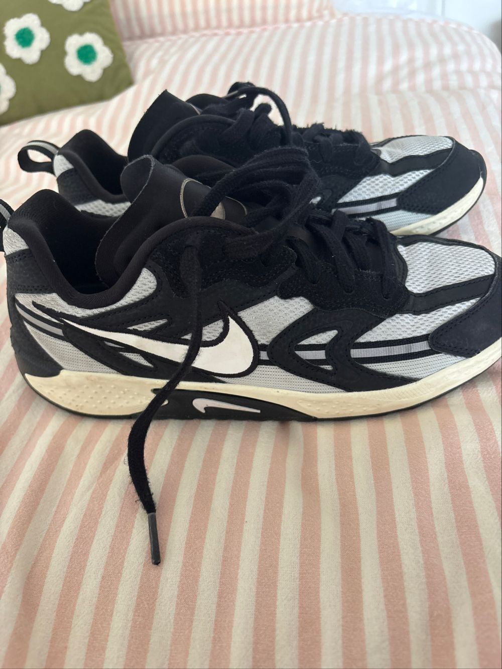 Nike JAM Black and White womens